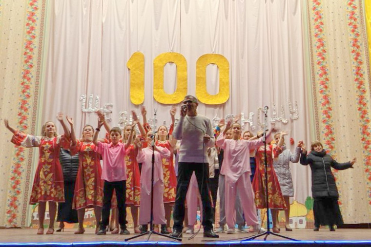 Жители Шевченковского отметили 100-летие села. Жители Шевченковского отметили 100-летие села.